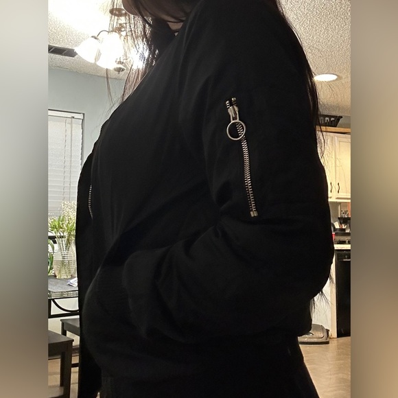 Bomber Jacket / Wind-Breaker Coat - Picture 4 of 4